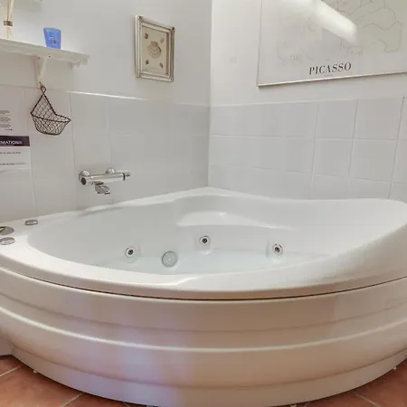 Eleonore - 100m From The Sea By Interhome *