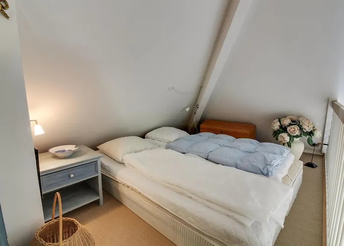 Eleonore - 100m From The Sea By Interhome Appartement *